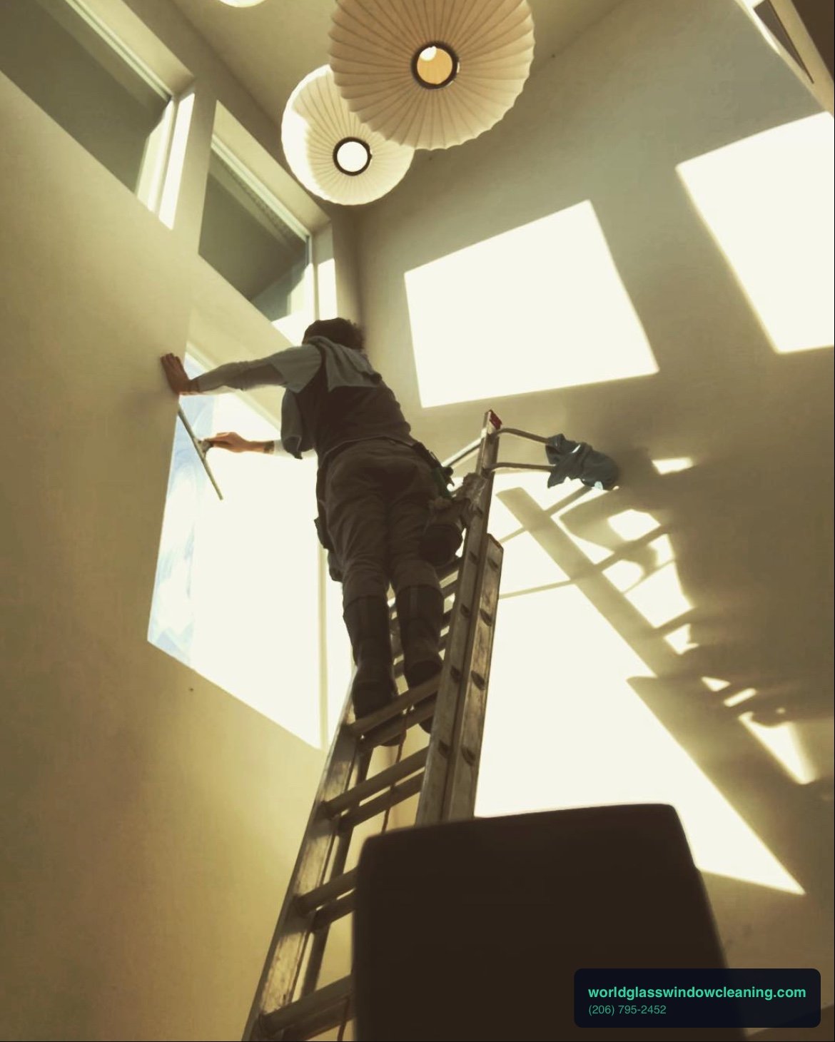 Seattle-window-cleaning-services-residential.png